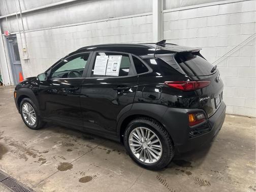 2021 Hyundai KONA SEL Plus