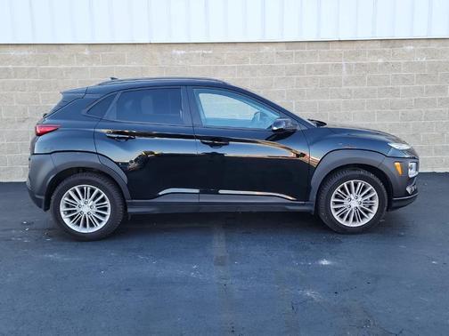 2021 Hyundai KONA SEL Plus