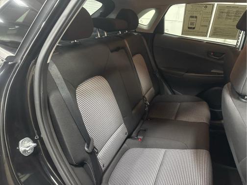 2021 Hyundai KONA SEL Plus