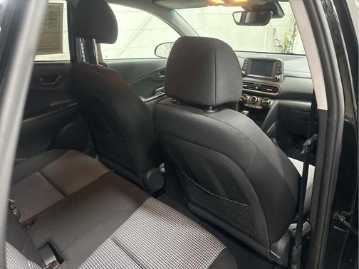 2021 Hyundai KONA SEL Plus