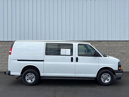 Summit White 2018 GMC Savana 2500 Work Van