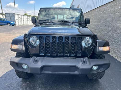 2021 Jeep Gladiator Sport