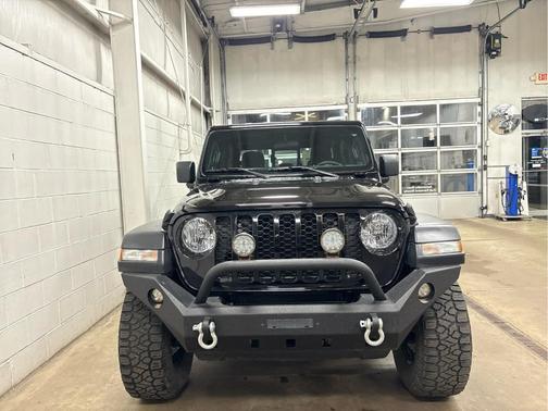 2021 Jeep Gladiator Sport