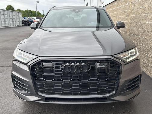 Samurai Gray Metallic 2021 Audi Q7 55 Premium Plus