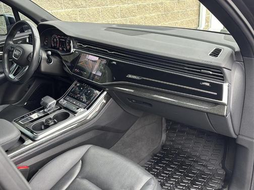 Samurai Gray Metallic 2021 Audi Q7 55 Premium Plus