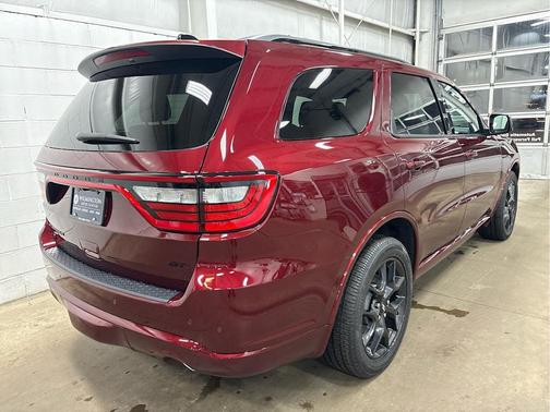 Octane Red Pearlcoat 2026 Dodge Durango GT Plus HEMI V8