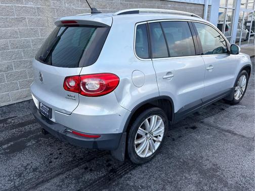 2011 Volkswagen Tiguan SE