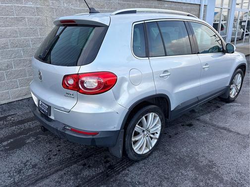 2011 Volkswagen Tiguan SE