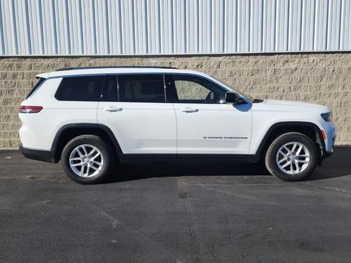 2022 Jeep Grand Cherokee L Laredo