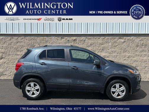 Shadow Gray Metallic 2022 Chevrolet Trax LT
