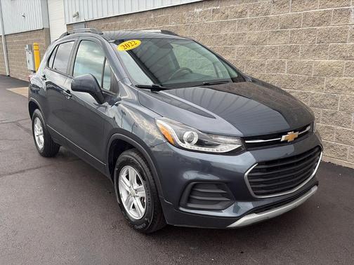 Shadow Gray Metallic 2022 Chevrolet Trax LT