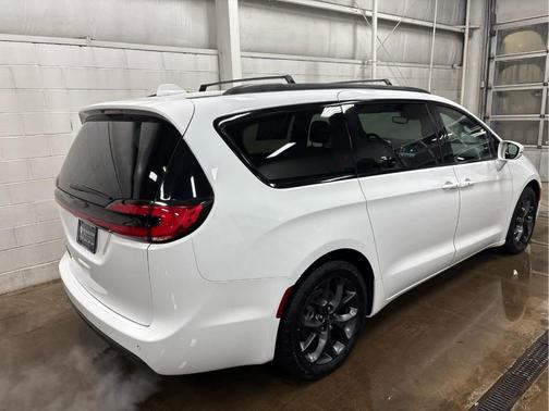 2021 Chrysler Pacifica Touring
