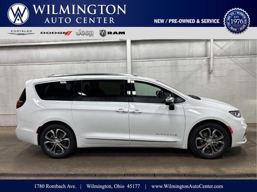 Bright White Clearcoat 2026 Chrysler Pacifica Pinnacle