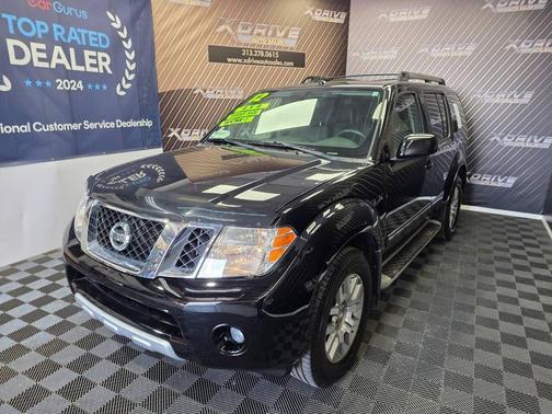 2012 Nissan Pathfinder LE