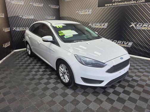 Oxford White 2016 Ford Focus SE
