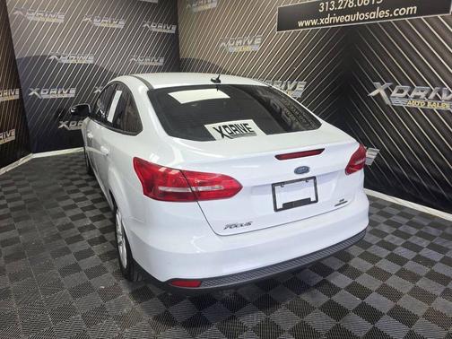 Oxford White 2016 Ford Focus SE