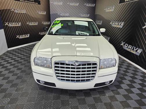 Cream 2006 Chrysler 300 Touring