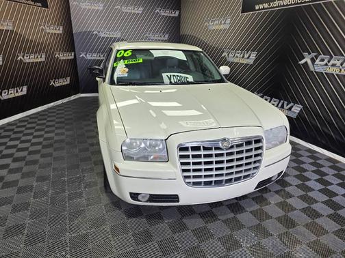 Cream 2006 Chrysler 300 Touring
