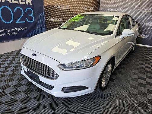 2015 Ford Fusion Hybrid SE