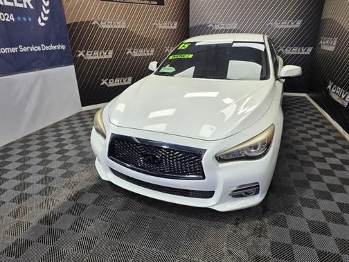 2015 INFINITI Q50 Base