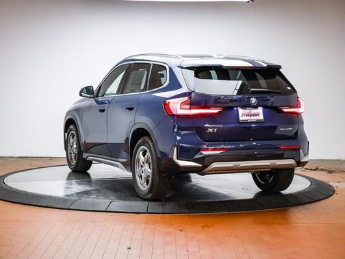 Night 2026 BMW X1 xDrive28i