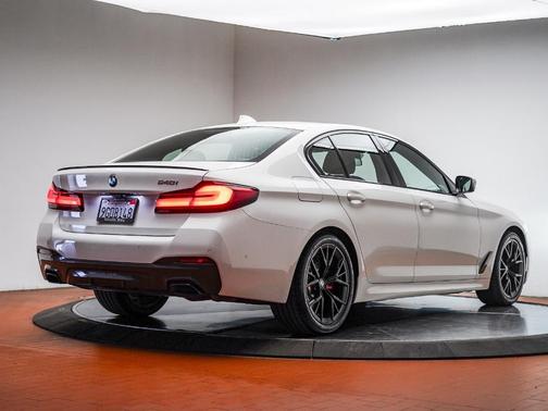 2023 BMW 540 i