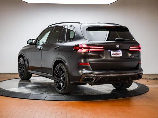 2026 BMW X5 M60i