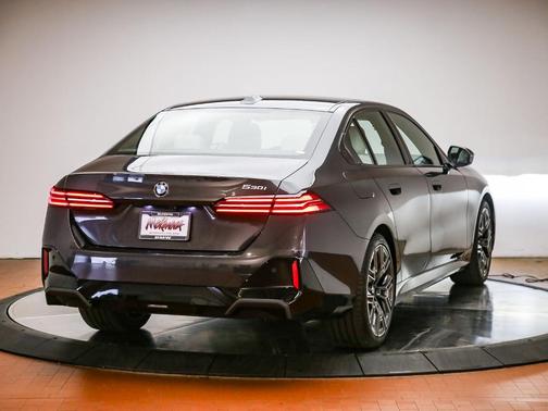 Dark Graphite Metallic 2027 BMW 530 i