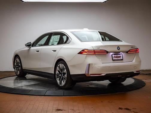 2026 BMW i5 eDrive40