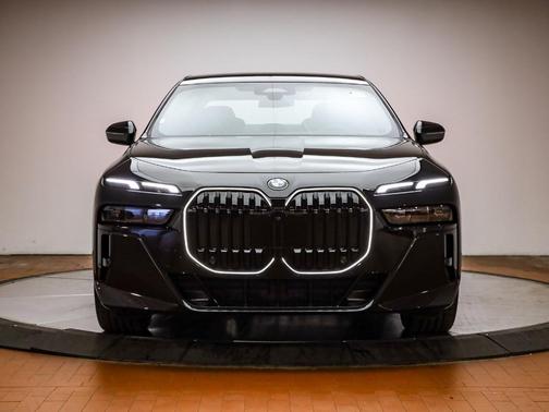 2026 BMW 740 i