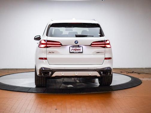 Alpine White 2026 BMW X5 PHEV xDrive50e