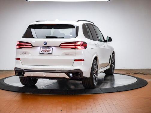 Alpine White 2026 BMW X5 PHEV xDrive50e