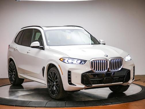 Alpine White 2026 BMW X5 sDrive40i