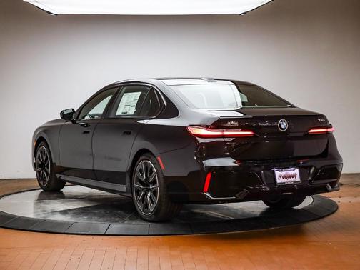 2026 BMW 740 i xDrive