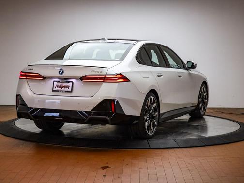 2026 BMW 550e xDrive