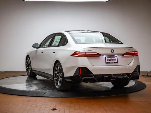 2026 BMW 550e xDrive