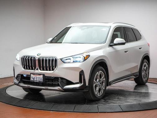 Mineral White Metallic 2026 BMW X1 xDrive28i