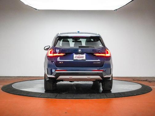 Night 2026 BMW X1 xDrive28i