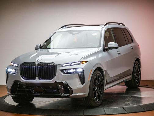 Gray Metallic 2027 BMW X7 xDrive40i