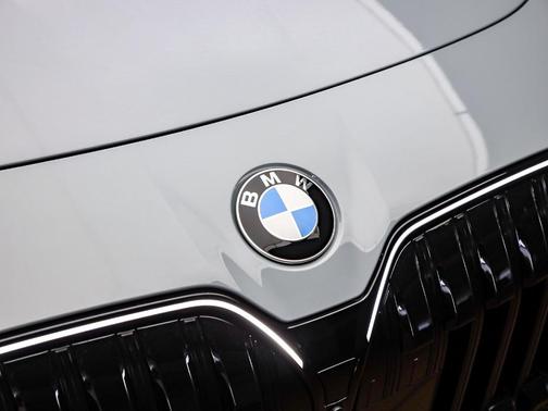 2026 BMW 740 i