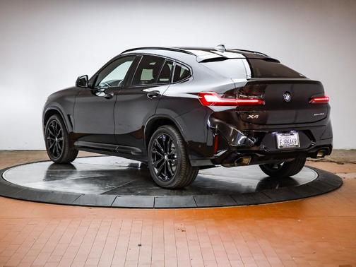 Black Sapphire Metallic 2025 BMW X4 xDrive30i