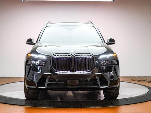 Black Sapphire Metallic 2026 BMW X7 xDrive40i