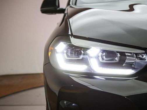 2023 BMW X4 xDrive30i