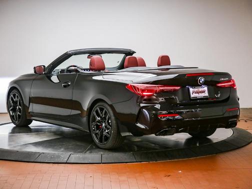 Black Sapphire Metallic 2027 BMW M440