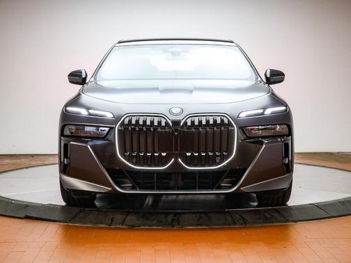 2026 BMW 740 i