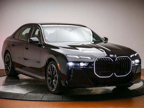 Black Sapphire Metallic 2026 BMW 750e xDrive