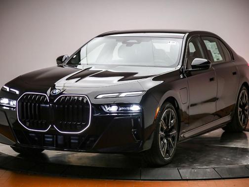 Black Sapphire Metallic 2026 BMW 750e xDrive