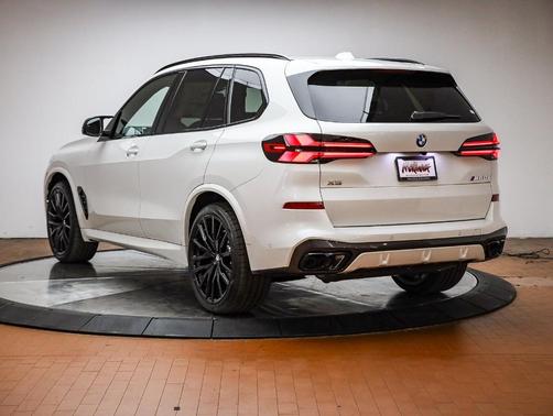 2026 BMW X5 M60i