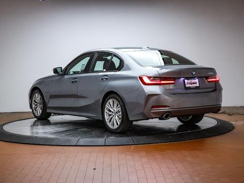 Skyscraper Gray Metallic 2023 BMW 330e 330e