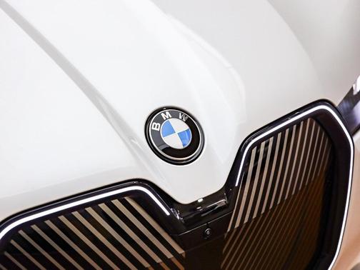 2026 BMW iX xDrive60